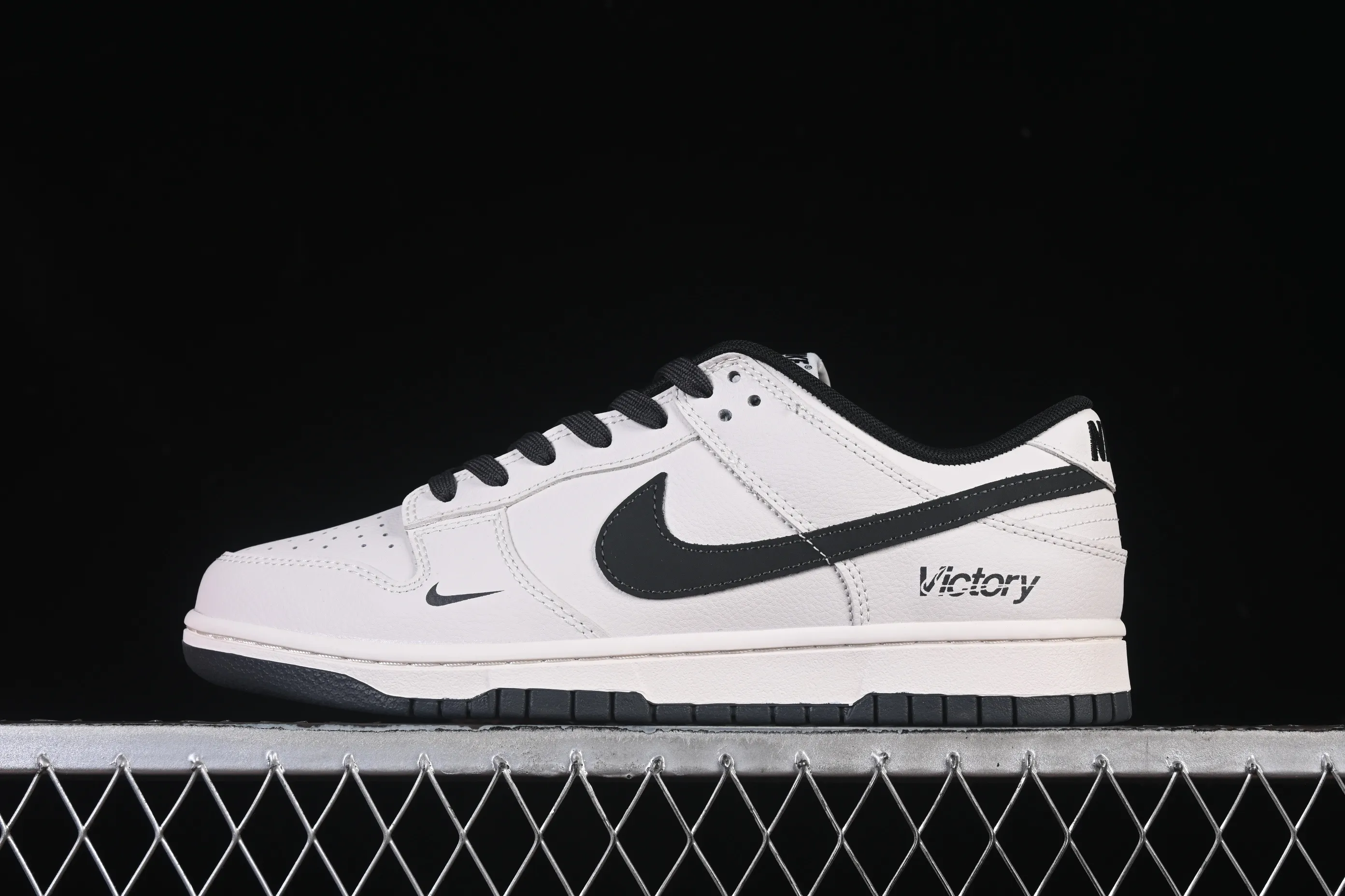 All categories Nk SB Dunk Series Nk SB Dunk Low High-end customized low-top sneakers Nike SB Dunk Low "Just Do It" Anniversary high-end customized low-top casual sneakers WB0508-041